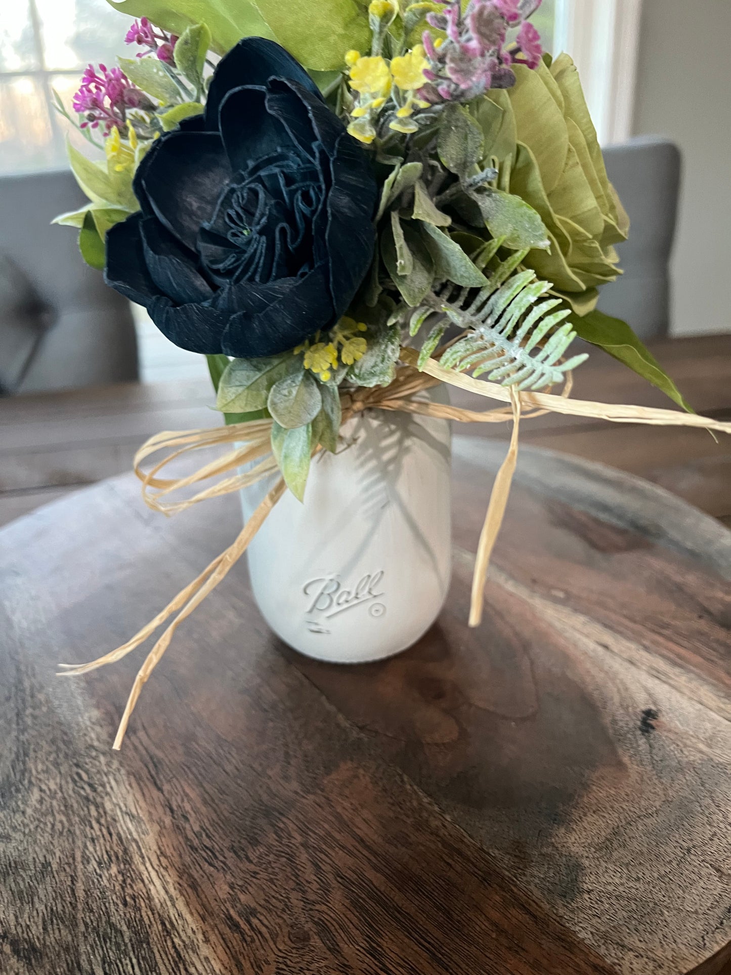 FLORAL ARRANGEMENT IN MASON JAR