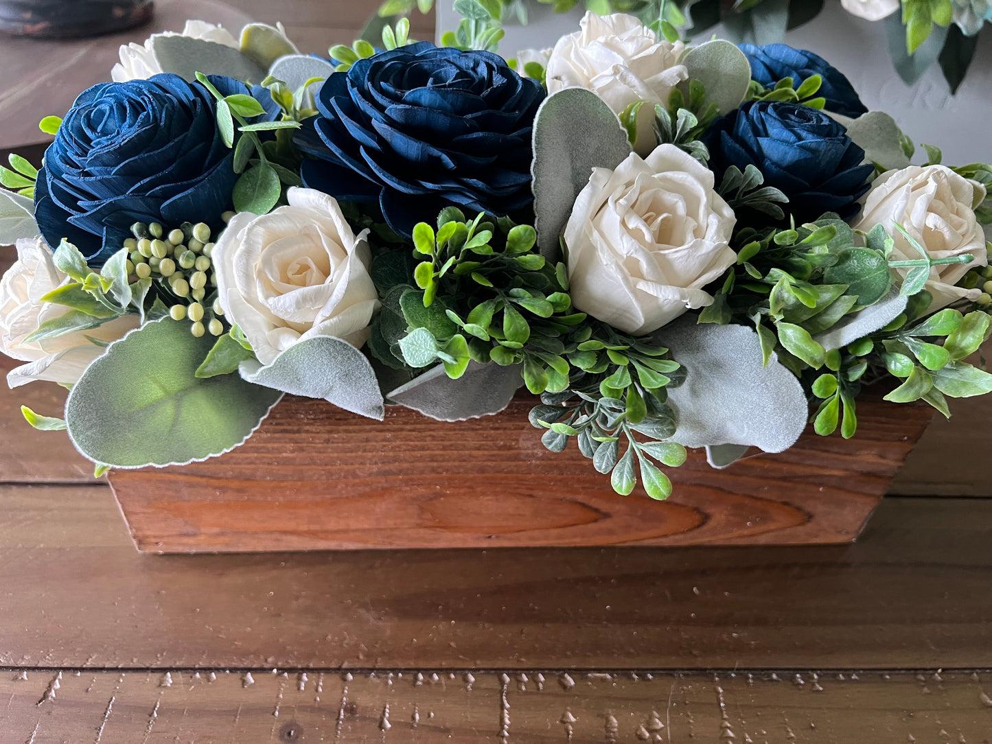 Box 12 inch Blue and white flowers